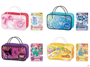 限定カードが付属した「アイカツ！ カード付ブランドバッグ」など7月
