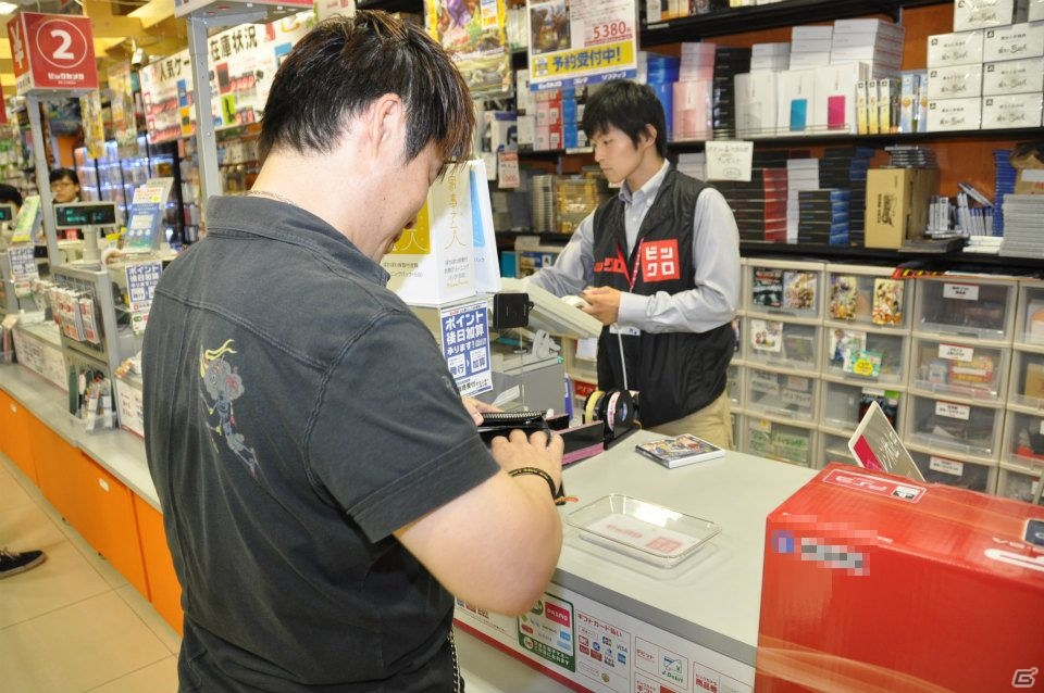 「ゲームを作っていて一番嬉しい瞬間です！」3DS「逆転裁判5」江城プロデューサー＆山崎ディレクターが駆けつけた発売記念抽選会レポートの画像12
