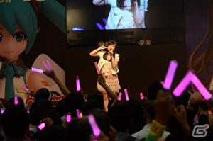 【ワンダーフェスティバル2013［夏］】川柳でフィギュアをアピール！ライブも大盛り上がりの「デレラジ」スペシャルステージの模様をお届け！の画像15