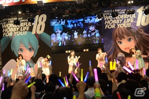 【ワンダーフェスティバル2013［夏］】川柳でフィギュアをアピール！ライブも大盛り上がりの「デレラジ」スペシャルステージの模様をお届け！の画像28