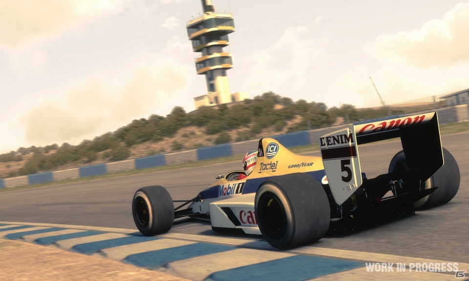 PS3/Xbox 360「F1 2013」シルバーストン・サーキットのコースを解説したゲーム映像が公開！有料DLC展開など新情報も紹介の画像1
