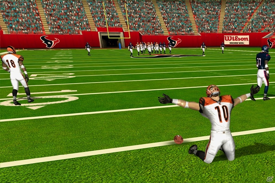 リアルなアメリカンフットボールを体験できるiOS「NFL Pro 2014～究極のアメフトシミュレーション～」が配信の画像2
