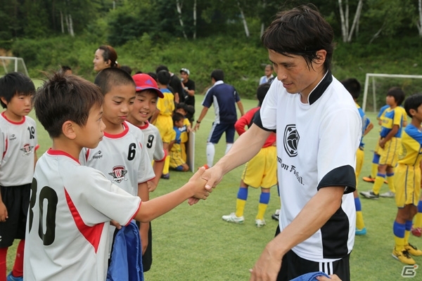 尾瀬花咲内グラウンドにて開催された「『Champion Football』presents 宮本恒靖サッカー教室」の模様が公開にの画像5