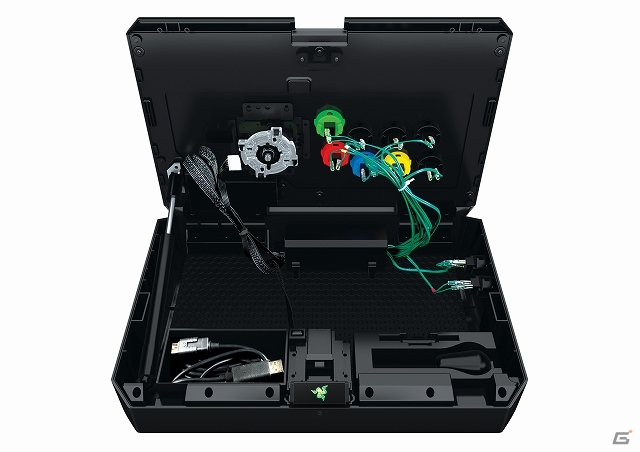 Xbox 360用アーケードスティック「Razer Atrox スーパーストリートファイターIV AE コレクターズエディション」が発売決定の画像6