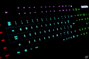 発光のカラーリングやキーカスタマイズで個性が強調できるゲーミングキーボード「SteelSeries APEX・APEX［RAW］」9月6日より発売の画像4