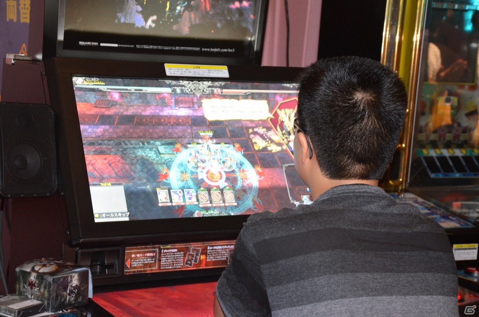 スタートと同時に多くのファンが殺到！開発スタッフも駆けつけた「ロード オブ ヴァーミリオンIII」オープニングセレモニーの模様をお届け―限定グッズのプレゼントもの画像11