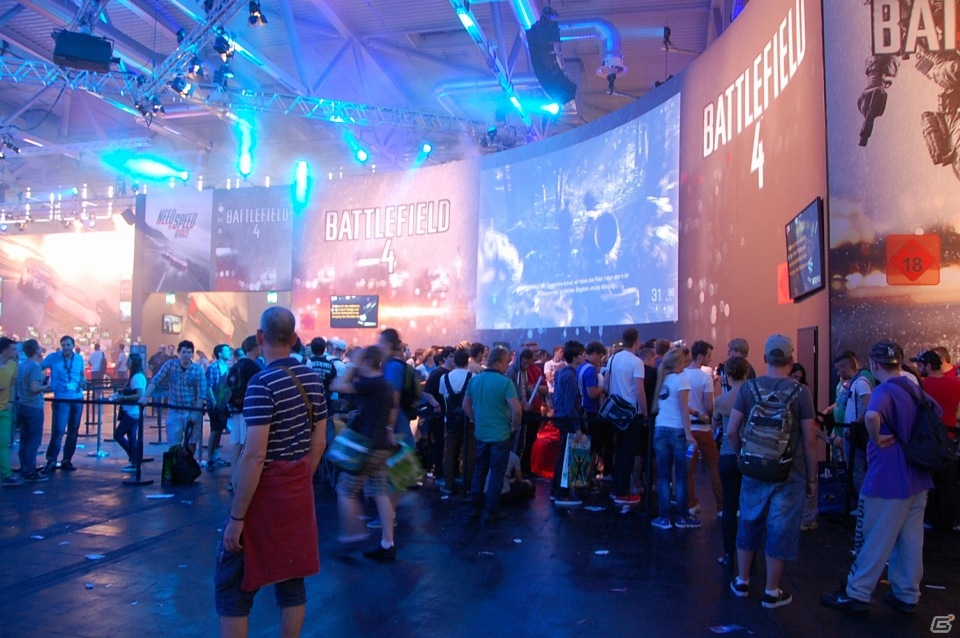 【gamescom 2013】「TITANFALL」の巨大ロボットがド迫力！「BATTLEFIELD4」や「NEED FOR SPEED RIVAL」など話題作の試遊に長蛇の列ができた「Electronic Arts」ブースレポートの画像2