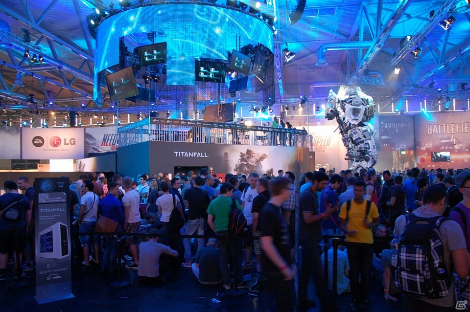 【gamescom 2013】「TITANFALL」の巨大ロボットがド迫力！「BATTLEFIELD4」や「NEED FOR SPEED RIVAL」など話題作の試遊に長蛇の列ができた「Electronic Arts」ブースレポートの画像4