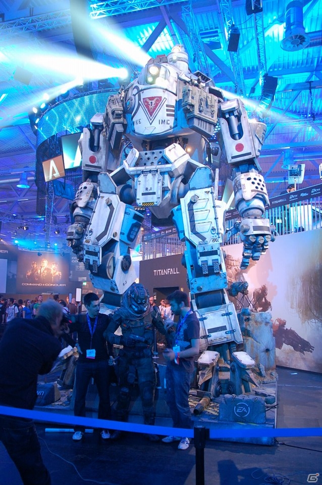 【gamescom 2013】「TITANFALL」の巨大ロボットがド迫力！「BATTLEFIELD4」や「NEED FOR SPEED RIVAL」など話題作の試遊に長蛇の列ができた「Electronic Arts」ブースレポートの画像5