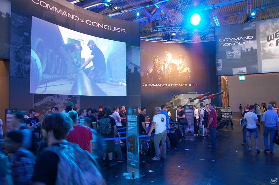 【gamescom 2013】「TITANFALL」の巨大ロボットがド迫力！「BATTLEFIELD4」や「NEED FOR SPEED RIVAL」など話題作の試遊に長蛇の列ができた「Electronic Arts」ブースレポートの画像6