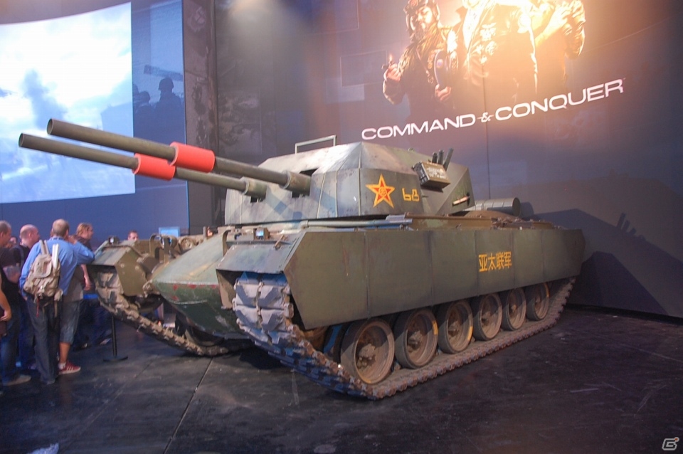 【gamescom 2013】「TITANFALL」の巨大ロボットがド迫力！「BATTLEFIELD4」や「NEED FOR SPEED RIVAL」など話題作の試遊に長蛇の列ができた「Electronic Arts」ブースレポートの画像7