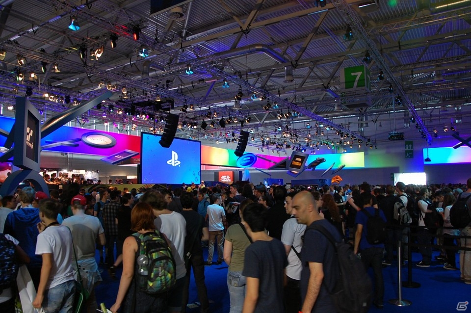 【gamescom 2013】「Gran Turismo 6」「BEYOND: Two Souls」「Knack」など話題作が出展！リラックスした雰囲気でプレイできるコーナーも！「Sony Computer Entertainment」ブースをレポートの画像1