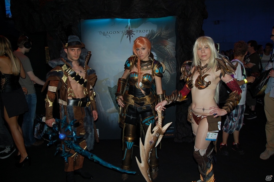 【gamescom 2013】「LEAGUE of LEGENDS」「WARGAMING.NET」などオンラインゲームブースが集まる「ホール8」の様子をレポートの画像10