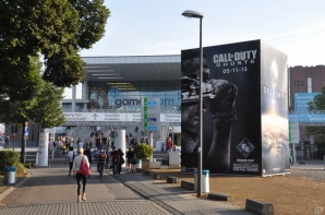 【gamescom 2013】ケルン周辺や会場内プレスルーム、微妙なコスプレイヤーやカオス感がたまらない「ホール10」を紹介！の画像2
