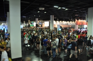 【gamescom 2013】ケルン周辺や会場内プレスルーム、微妙なコスプレイヤーやカオス感がたまらない「ホール10」を紹介！の画像55