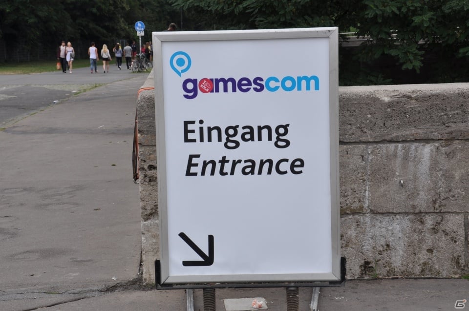 【gamescom 2013】ケルン周辺や会場内プレスルーム、微妙なコスプレイヤーやカオス感がたまらない「ホール10」を紹介！の画像23