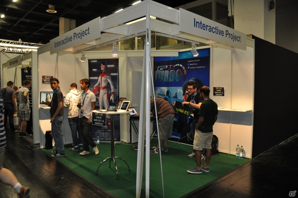 【gamescom 2013】ケルン周辺や会場内プレスルーム、微妙なコスプレイヤーやカオス感がたまらない「ホール10」を紹介！の画像29