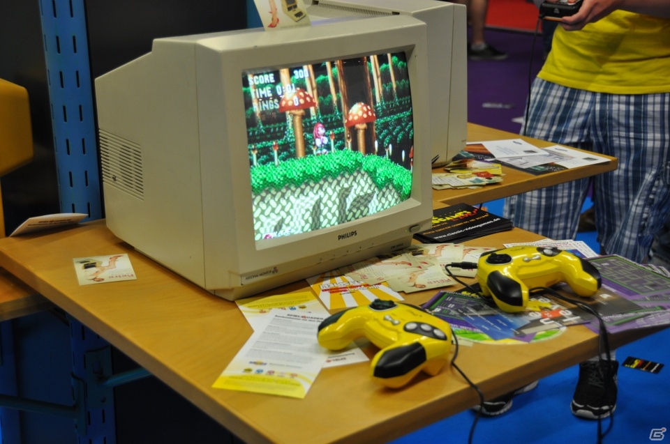 【gamescom 2013】ケルン周辺や会場内プレスルーム、微妙なコスプレイヤーやカオス感がたまらない「ホール10」を紹介！の画像36