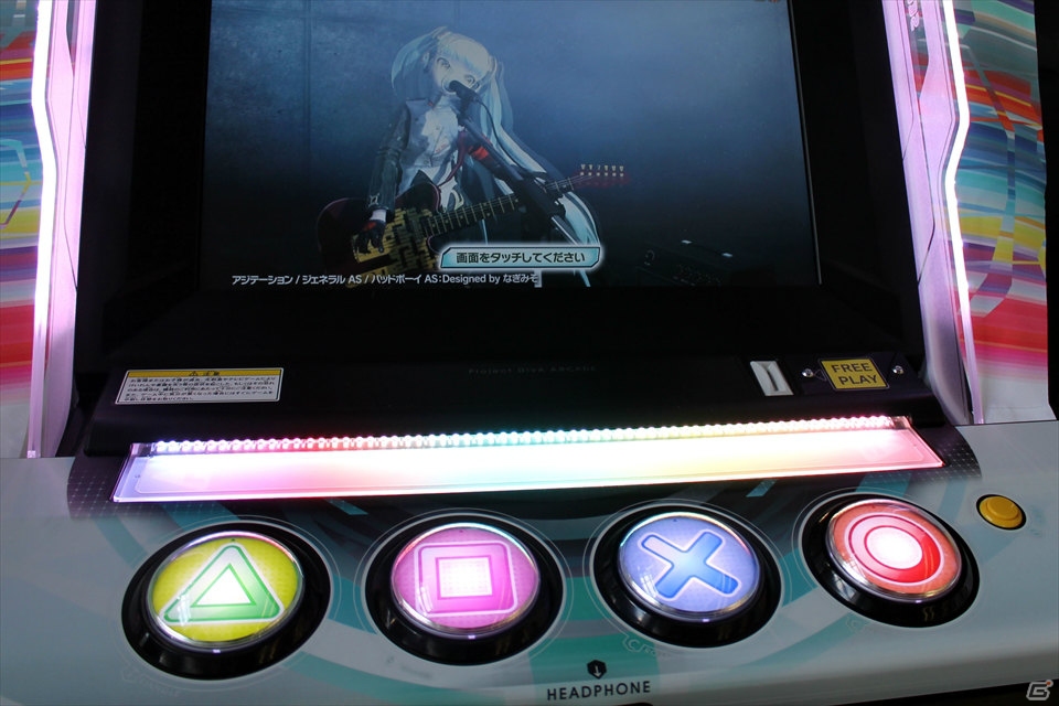タッチスライダー機能を搭載した「初音ミク Project DIVA Arcade Future Tone」、遊びやすくなった「モンスターハンター メダルハンティング コンパクト」など最新アーケードゲームが登場した「SEGA PRIVATE SHOW 2013」の画像5