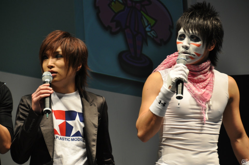 【TGS 2013】「オトレンジャー」ステージにゴールデンボンバー乱入！緊急記者会見ではムチャな要求が飛び出す！ゲーム内には精力戦隊オサセンジャーの姿も？の画像34