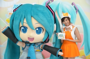 川上ジュリアさんがお姉さんとなって「初音ミク Project mirai 2」を紹介！プロモーション動画「ミクダヨーといっしょダヨー」の収録風景をお届けの画像8