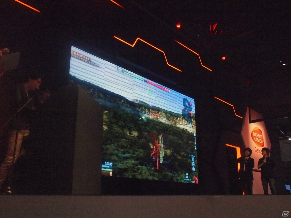 【TGS 2013】鈴村健一さんと中村悠一さんがプレイ！PS3/PS Vita「真・ガンダム無双」＆PS Vita「ガンダムブレイカー」スペシャルステージレポートの画像5