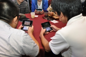 2人の武器選択で討伐の難易度も変わる！？操虫棍の未熟で恥ずかしい操作を会場モニターで披露…Gamer編集部は11位…。3DS「モンスターハンター4」メディア対抗ゲーム大会レポートの画像13