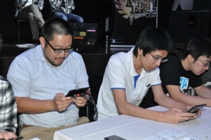 2人の武器選択で討伐の難易度も変わる！？操虫棍の未熟で恥ずかしい操作を会場モニターで披露…Gamer編集部は11位…。3DS「モンスターハンター4」メディア対抗ゲーム大会レポートの画像49