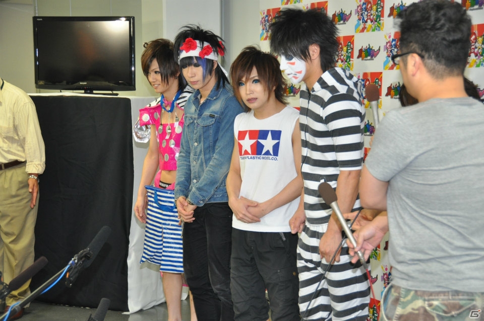 TGS2013から勃発したカプコンVSゴールデンボンバーの「オトレンジャー」盗作疑惑騒動がついに決着！本日からはPR大使としてゲームを応援！？の画像2