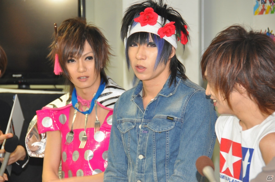 TGS2013から勃発したカプコンVSゴールデンボンバーの「オトレンジャー」盗作疑惑騒動がついに決着！本日からはPR大使としてゲームを応援！？の画像4
