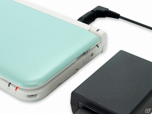 PSP用ACアダプタに付けるだけで3DS LL本体などのACアダプタとして使用できる！3D SLL/3DS用「ACプラグ変換コンバータ3DLL」10月16日に発売の画像3