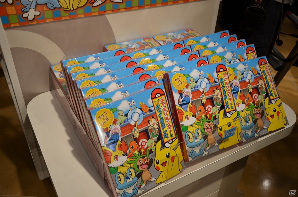 3DS「ポケットモンスター X・Y」がついに発売！たくさんのファンでにぎわったポケモンセンタートウキョーの様子を紹介の画像9