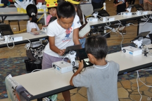 大きなピカチュウバルーンがお出迎え！メガバシャーモとの対戦コーナーやハリマロンとの記念撮影もできたぞ！3DS「ポケットモンスター X・Y」発売記念イベントレポートの画像21