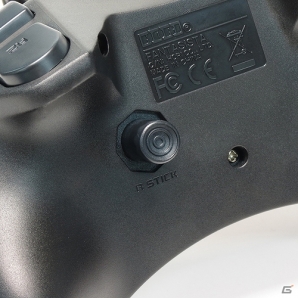 サッカーゲームの操作性に特化した特殊仕様のPS3用コントローラ「ファンタジスタ for PlayStaton3 ブラック/ホワイト」が11月に発売予定の画像5