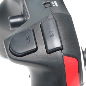 サッカーゲームの操作性に特化した特殊仕様のPS3用コントローラ「ファンタジスタ for PlayStaton3 ブラック/ホワイト」が11月に発売予定の画像6
