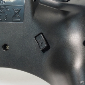 サッカーゲームの操作性に特化した特殊仕様のPS3用コントローラ「ファンタジスタ for PlayStaton3 ブラック/ホワイト」が11月に発売予定の画像7