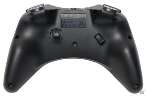 サッカーゲームの操作性に特化した特殊仕様のPS3用コントローラ「ファンタジスタ for PlayStaton3 ブラック/ホワイト」が11月に発売予定の画像8