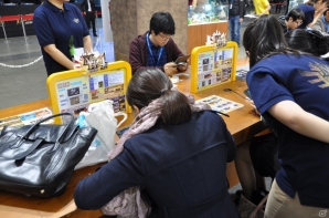 【G-STAR 2013】3DS「モンスターハンター4」韓国内で12月14日に発売！テツカブラやゴア・マガラと戦える試遊台も多数設置！リオレウスの頭部はド迫力っ！の画像24