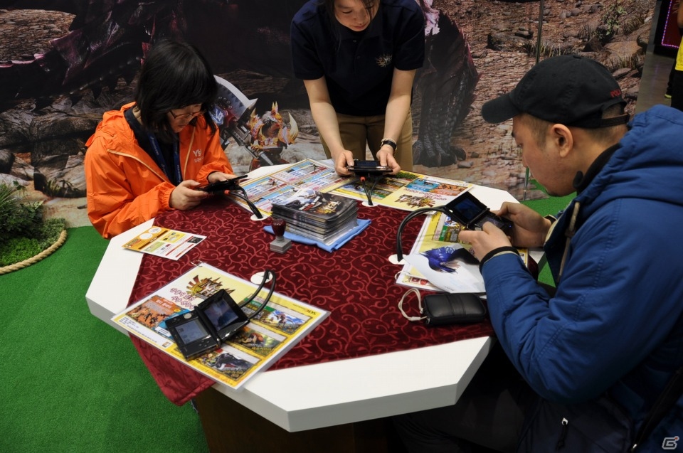 【G-STAR 2013】3DS「モンスターハンター4」韓国内で12月14日に発売！テツカブラやゴア・マガラと戦える試遊台も多数設置！リオレウスの頭部はド迫力っ！の画像5