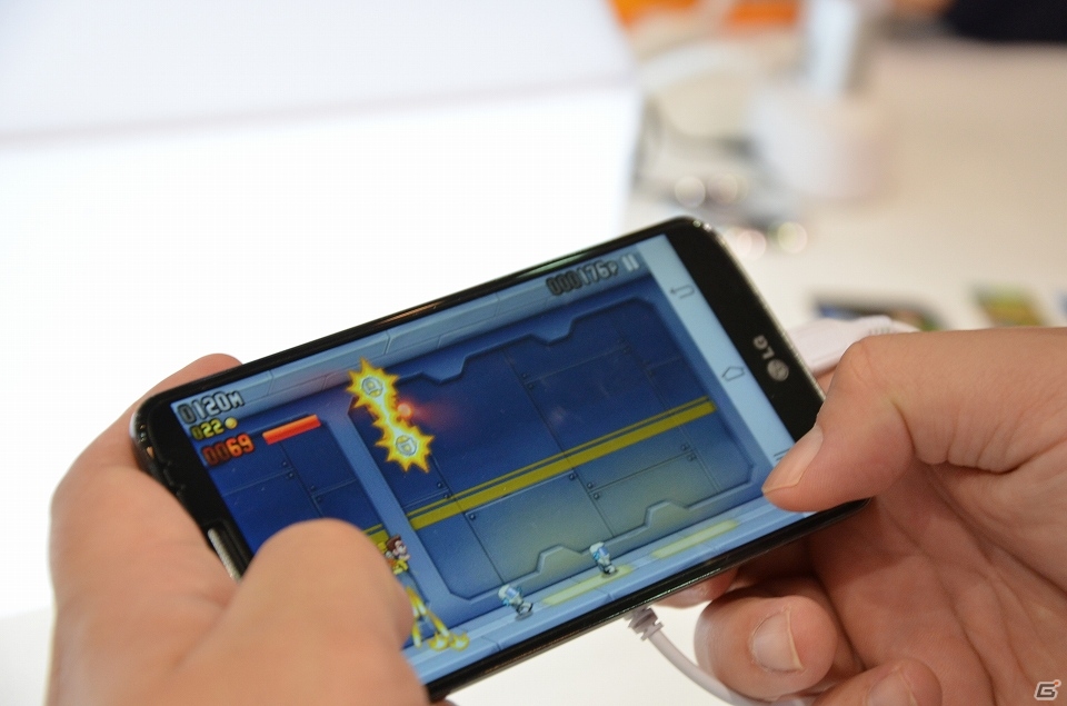 【G-STAR 2013】オッサンがジェットパックでGO！簡単操作で気持ちいい浮遊感とシューティングを楽しめるiOS/Android「Joypack Joyride」を体験の画像5