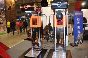 【G-STAR 2013】パンチングマシンやヤバイほど回転する体感マシン、運動しながらゲームができるエクササイズ系の連動デバイスも出展の画像12
