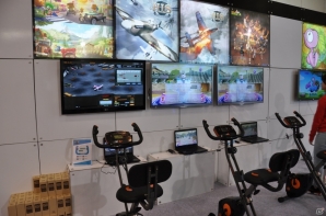 【G-STAR 2013】パンチングマシンやヤバイほど回転する体感マシン、運動しながらゲームができるエクササイズ系の連動デバイスも出展の画像2