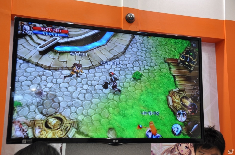 【G-STAR 2013】日本で配信中の「ブレイブ フロンティア」韓国版や「NBA2K モバスケ」「Asphalt8：Airborne」など新作タイトルも出展！Hungry Appブースレポの画像34