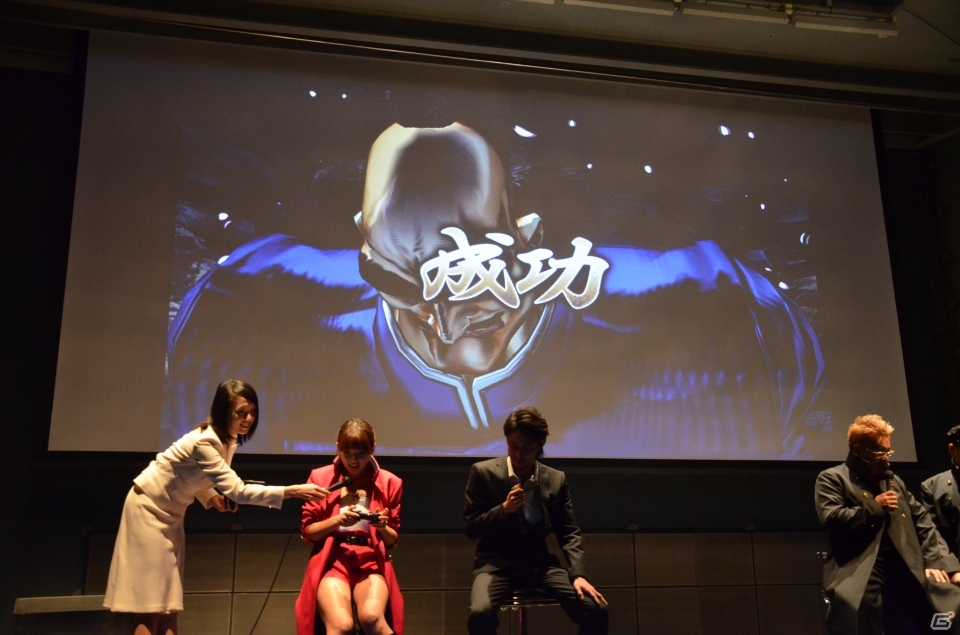 篠崎愛さんがサンドウィッチマンに挑戦！？PS3「魁!!男塾 ～日本よ、これが男である！～」入塾式をレポートの画像23