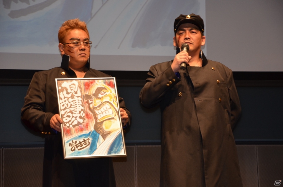 篠崎愛さんがサンドウィッチマンに挑戦！？PS3「魁!!男塾 ～日本よ、これが男である！～」入塾式をレポートの画像27