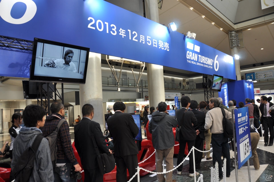 PS3「グランツーリスモ6」東京モーターショー2013に出展！体験コーナーでは最新ステアリングコントローラーを使ったテスト走行が可能の画像14