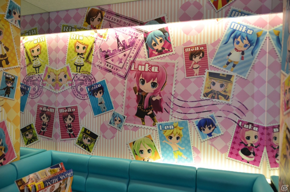 発売を迎えた3DS「初音ミク Project mirai 2」より大崎プロデューサー、高部ディレクターのコメントをお届け！ビッグエコーで展開中のコラボルームも紹介の画像8