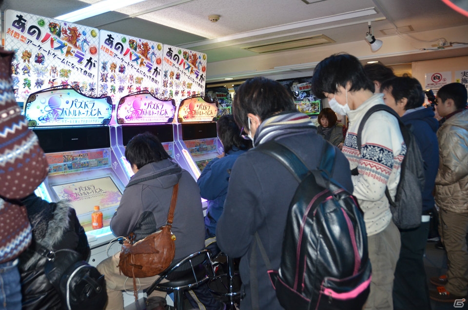 AC「パズドラ バトルトーナメント ―ラズール王国とマドロミドラゴン―」ロケーションテストがスタート！秋葉原Heyの模様を門井氏、山本氏のコメントとともにお届け！の画像3