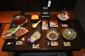 前菜から鍋、肉料理にデザートやドリンクまで、すべて武将をイメージした逸品に！「戦国BASARA4×戦国武勇伝」コラボ試食会＆レセプションレポートの画像1