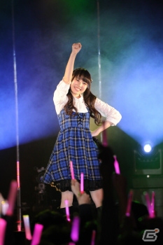 珍回答連発のクイズコーナーやユニット曲を披露したライブパートで盛り上がった「アイドルマスター ミリオンラジオ！」公開録音＆ライブイベント夜の部の模様をお届け！の画像10